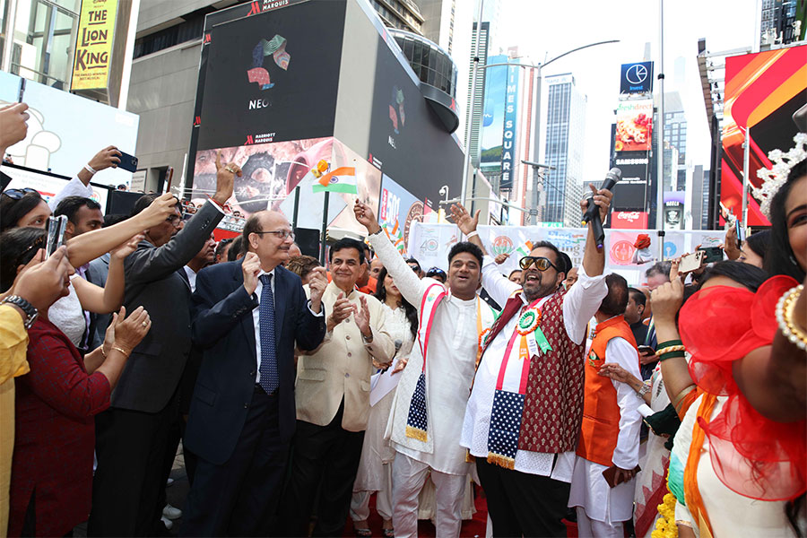 Flag Hoisting At Times Square